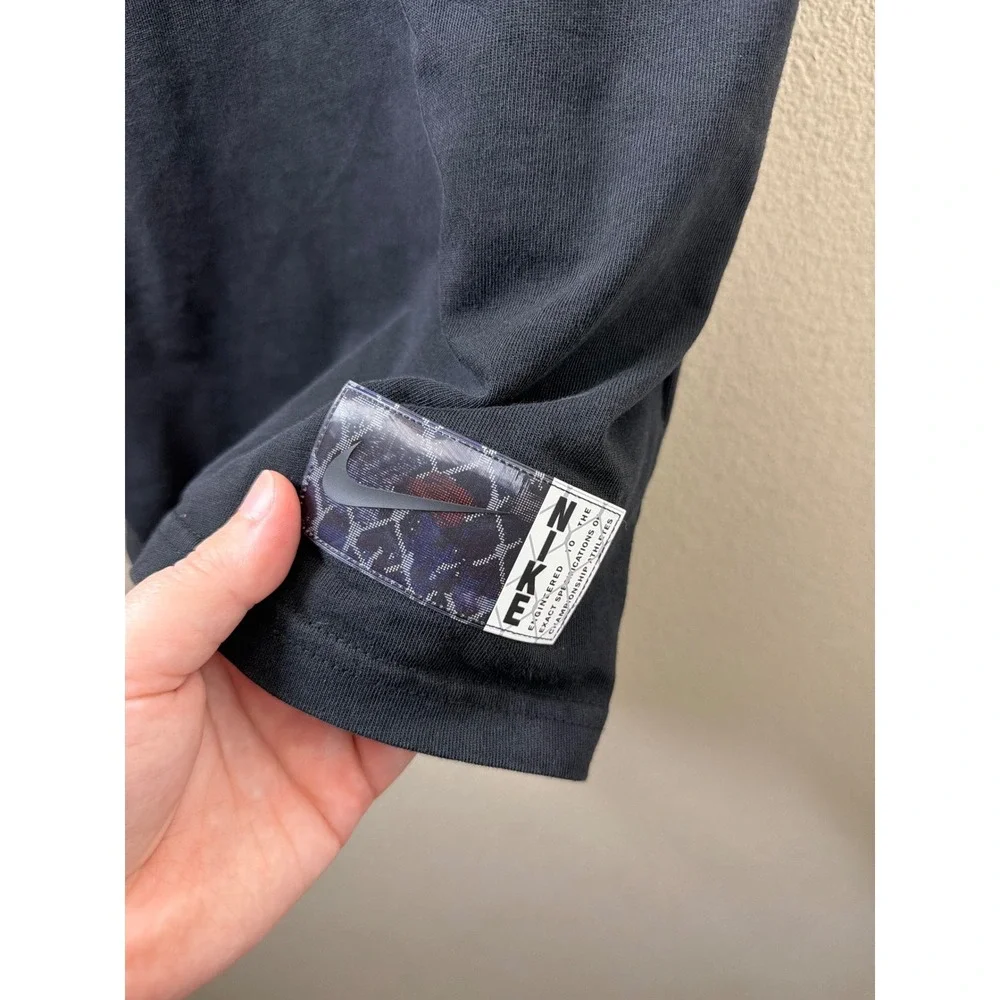 Men's Nike Shirt Size Small